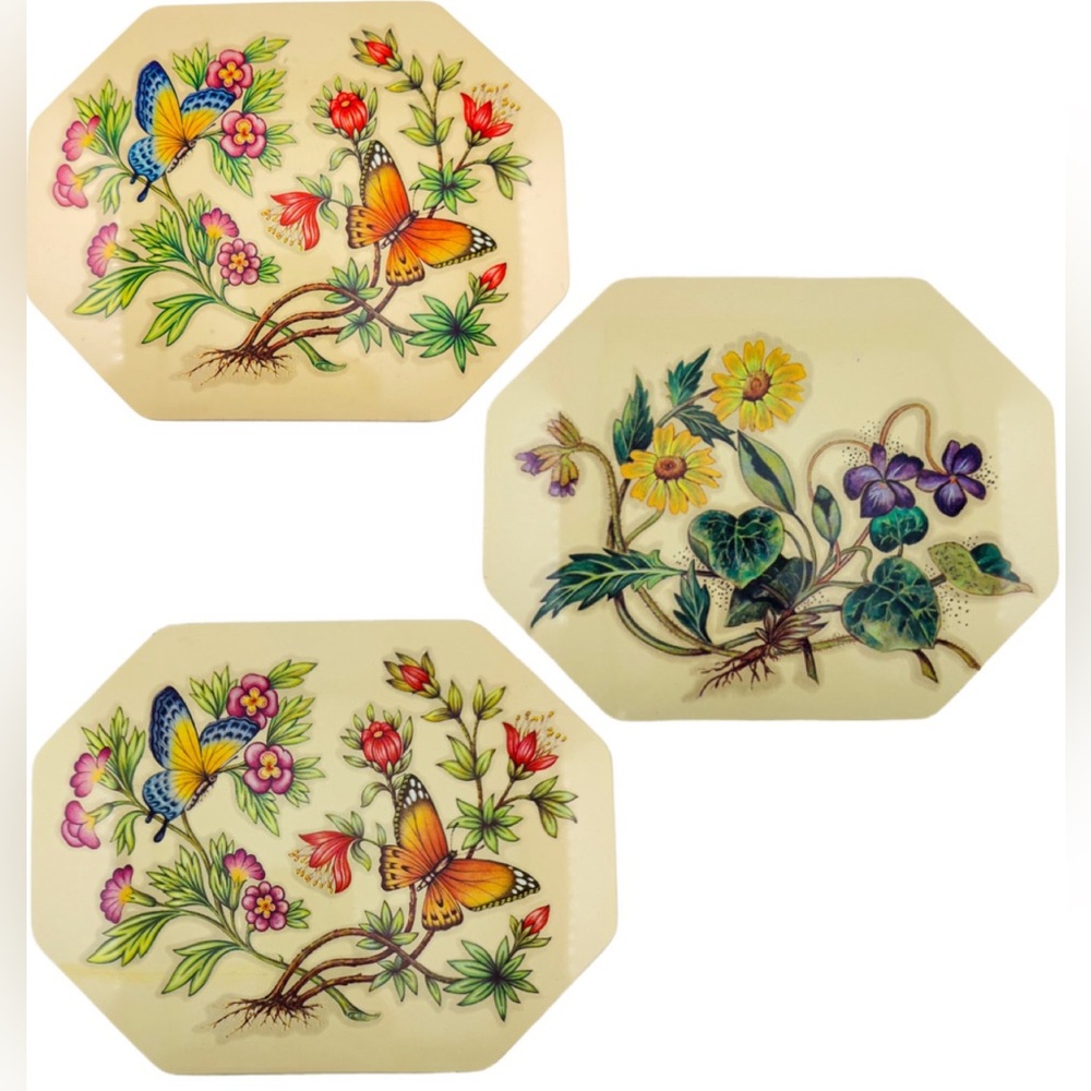 Vintage Trivet Wall Hanging
Metal Print Set of 3